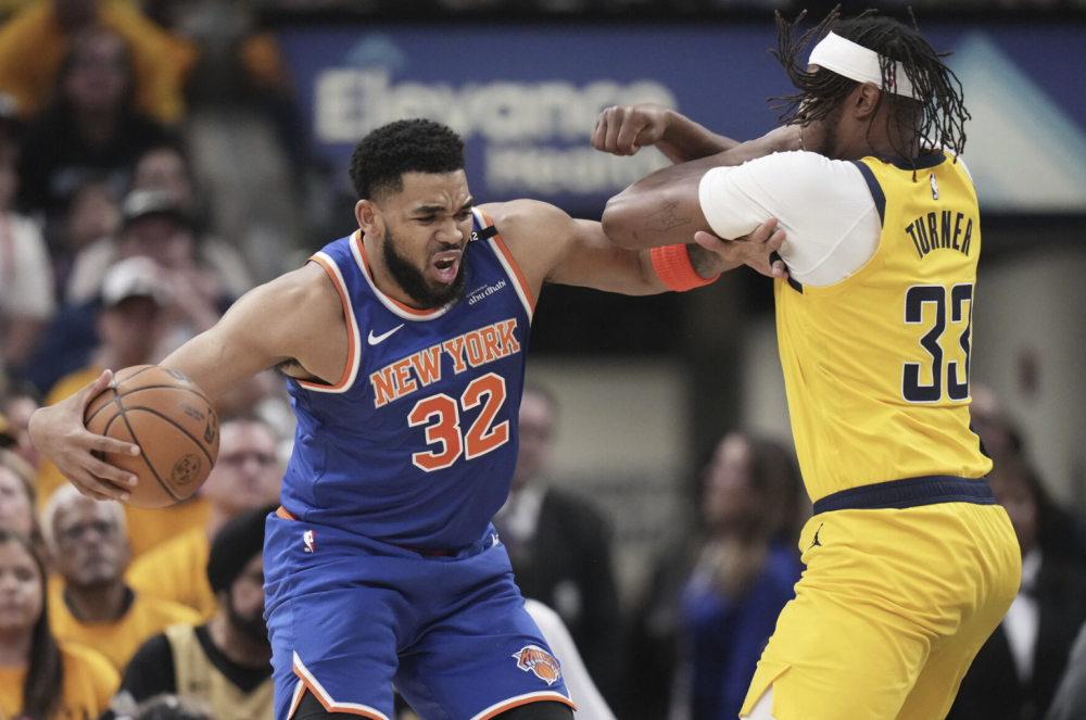 MK体育-包含加时末段突围战来临,纽约尼克斯围绕足总杯队长鼓劲,底气十足,临场指挥获称赞的词条